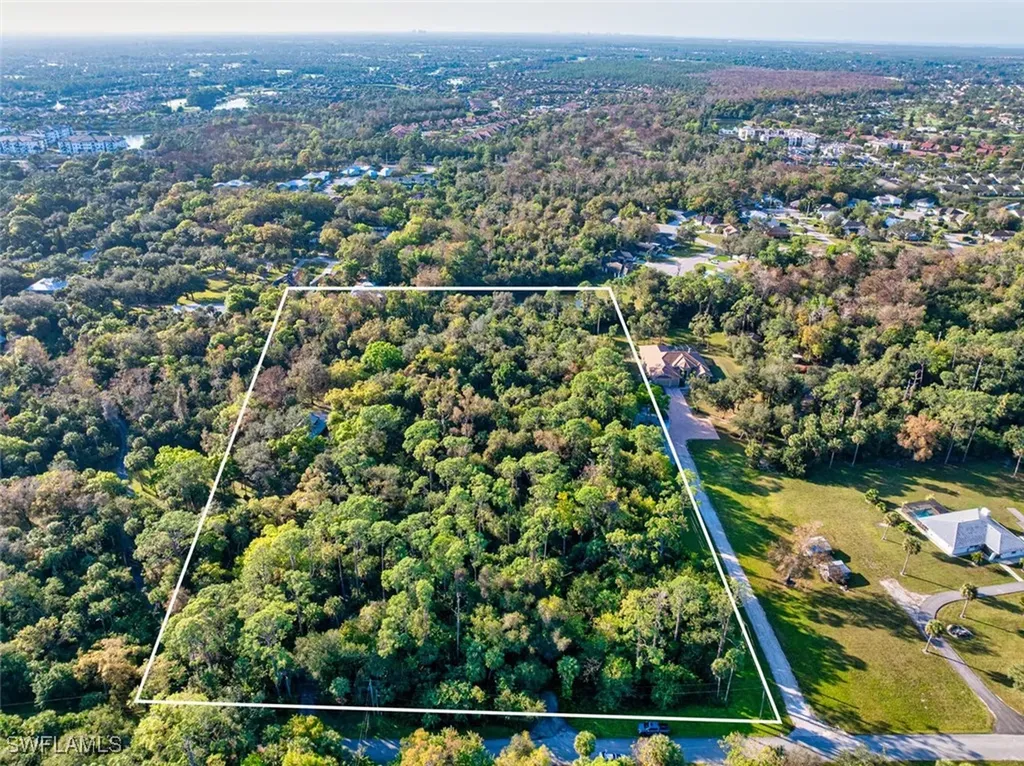 6235 Everett Street Naples FL 34112
