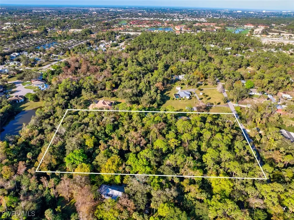 6235 Everett Street Naples FL 34112
