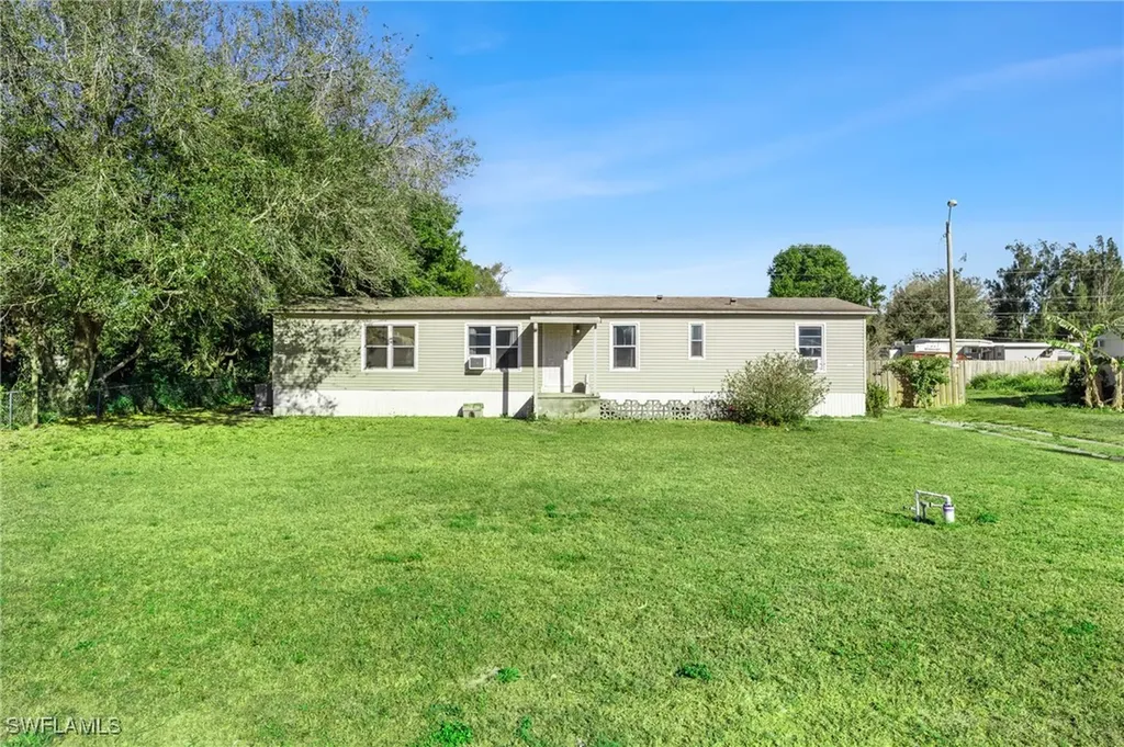 8405 Nault Road North Fort Myers FL 33917