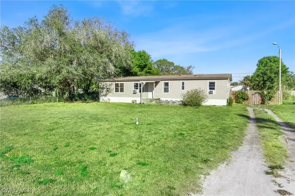 8405 Nault Road North Fort Myers FL 33917