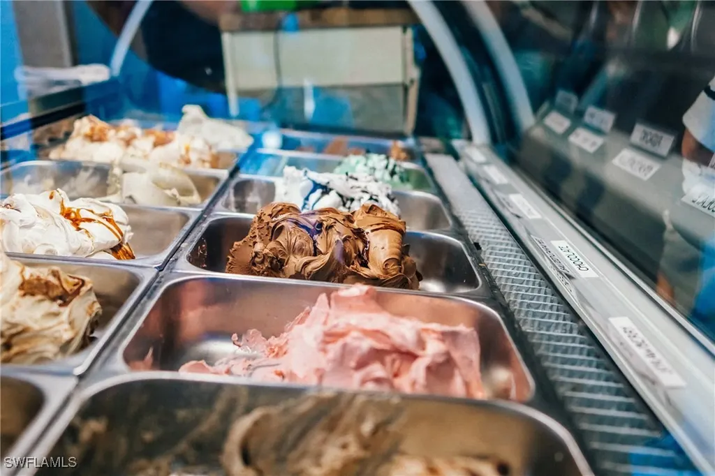 1212 Benjamin Franklin Drive Sarasota FL 34236