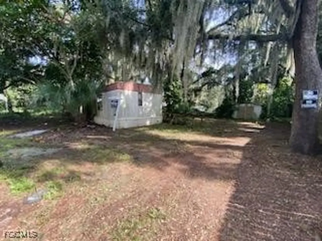 1034 Collier Lane Moore Haven FL 33471