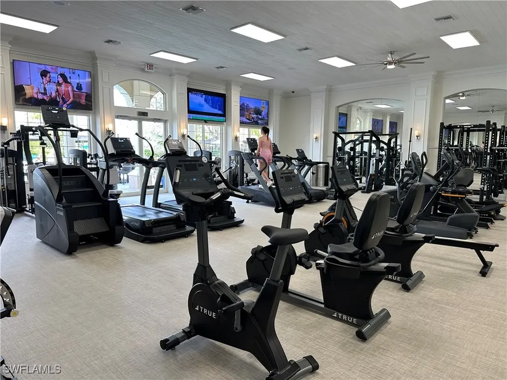 5735 Persimmon Way Naples FL 34110