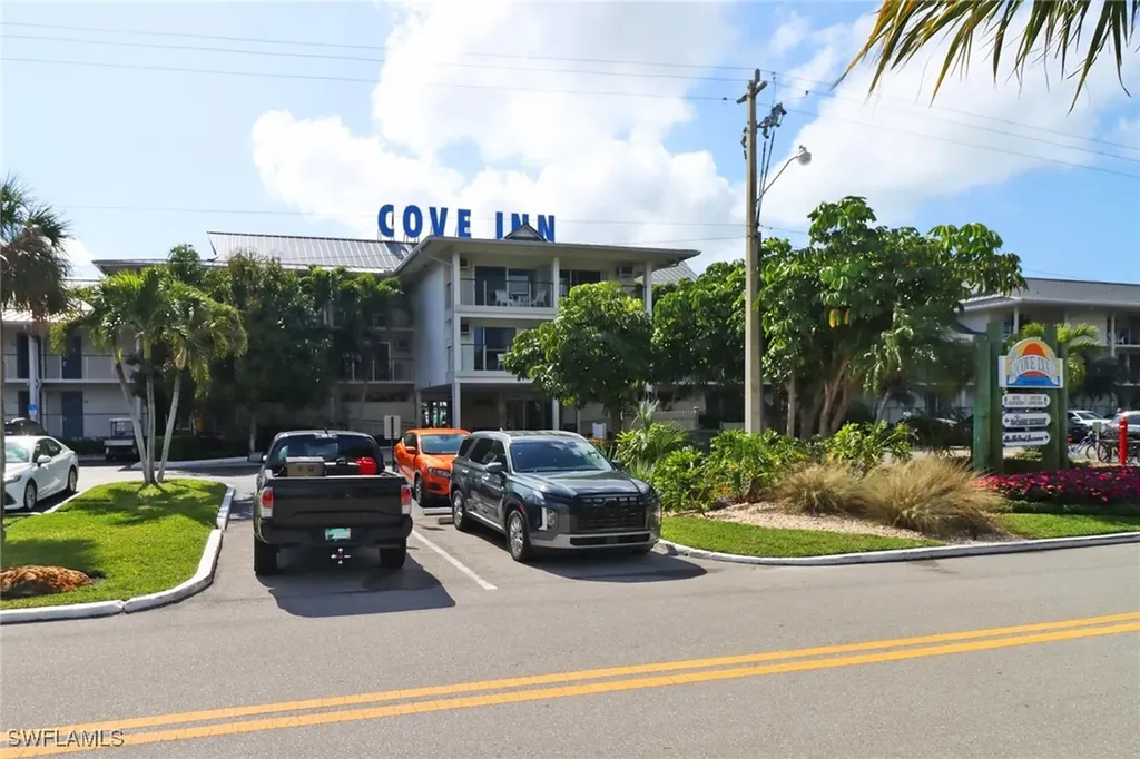 900 Broad Avenue S Naples FL 34102