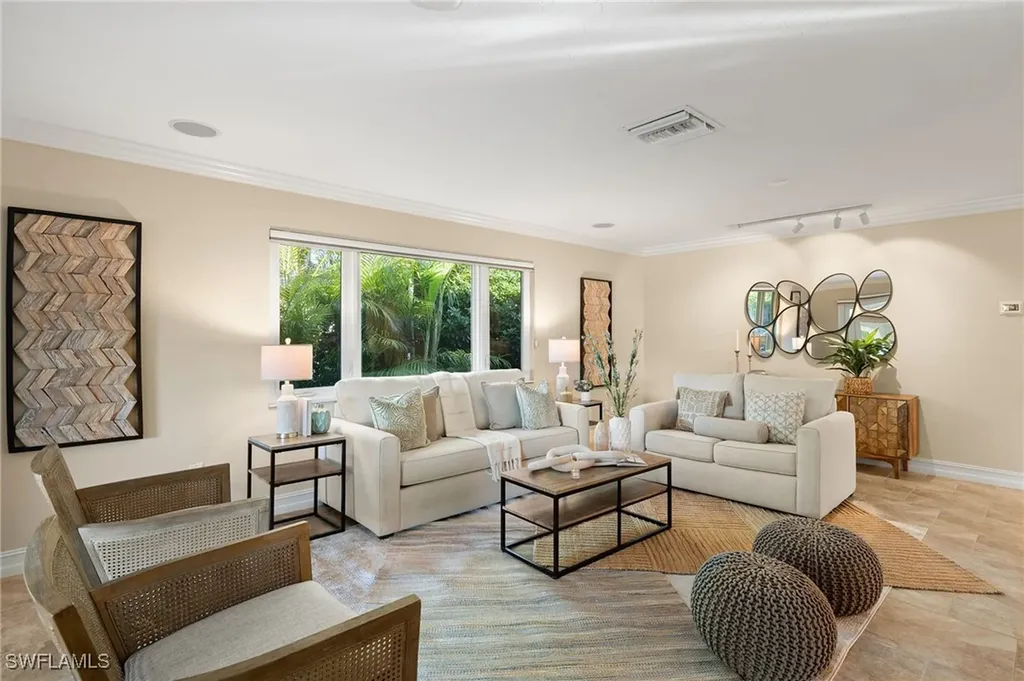 709 97th Avenue N Naples FL 34108