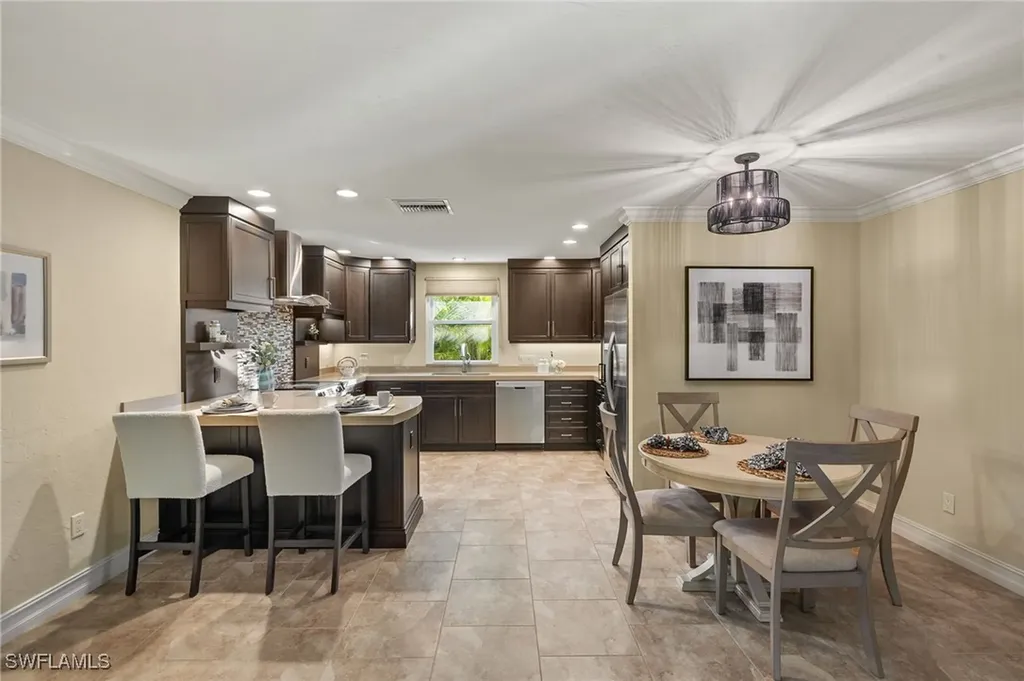 709 97th Avenue N Naples FL 34108