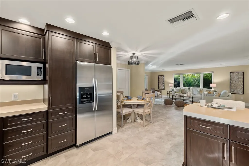 709 97th Avenue N Naples FL 34108