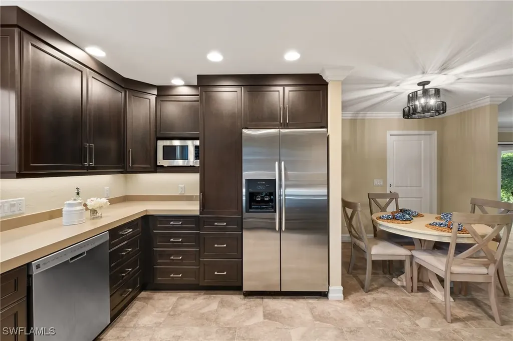 709 97th Avenue N Naples FL 34108