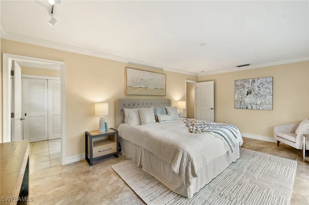 709 97th Avenue N Naples FL 34108