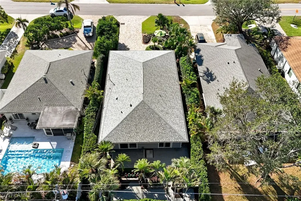 709 97th Avenue N Naples FL 34108