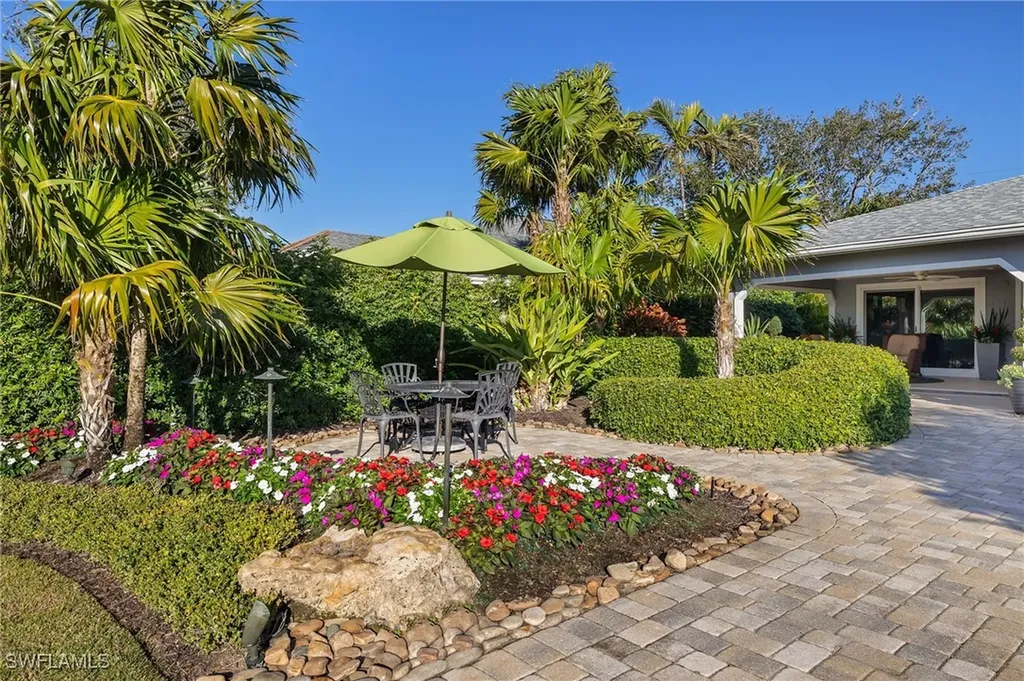 709 97th Avenue N Naples FL 34108