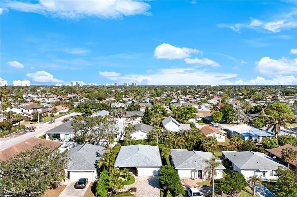 709 97th Avenue N Naples FL 34108