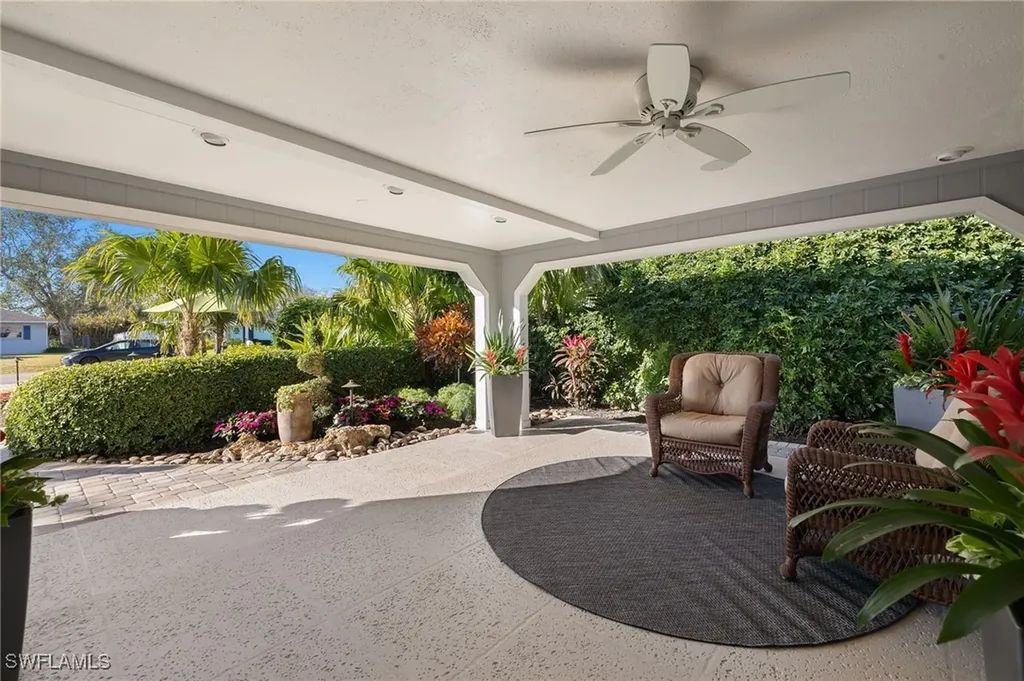 709 97th Avenue N Naples FL 34108