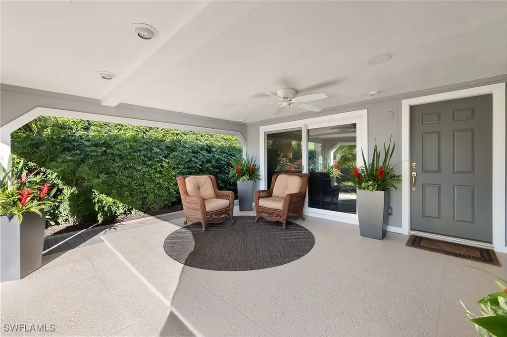 709 97th Avenue N Naples FL 34108