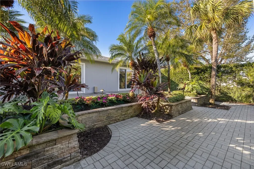 709 97th Avenue N Naples FL 34108