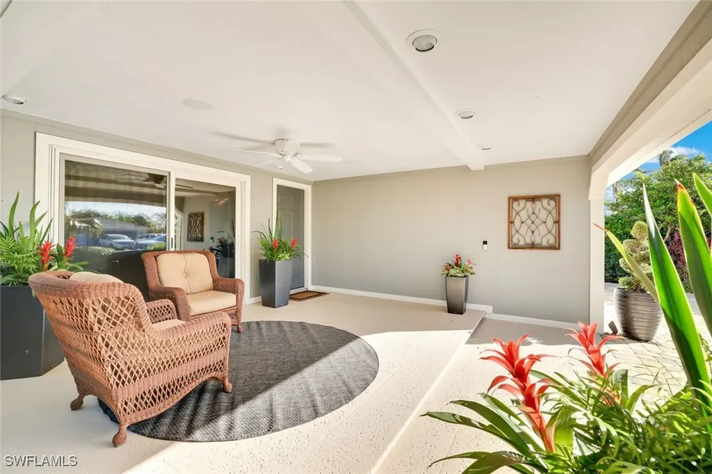 709 97th Avenue N Naples FL 34108
