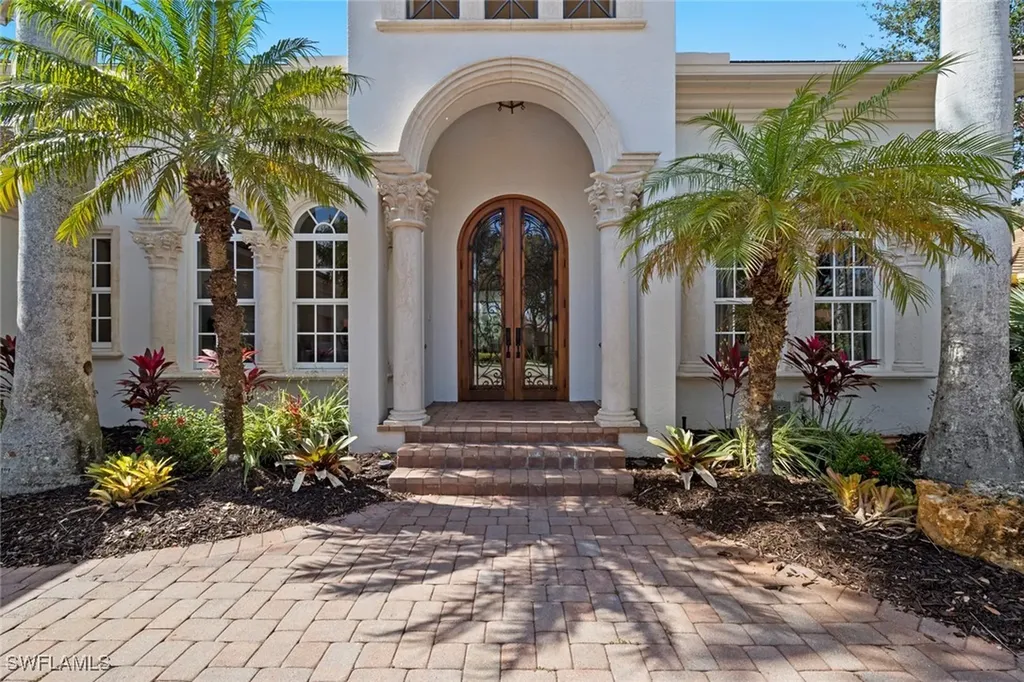 3040 Mona Lisa Boulevard Naples FL 34119