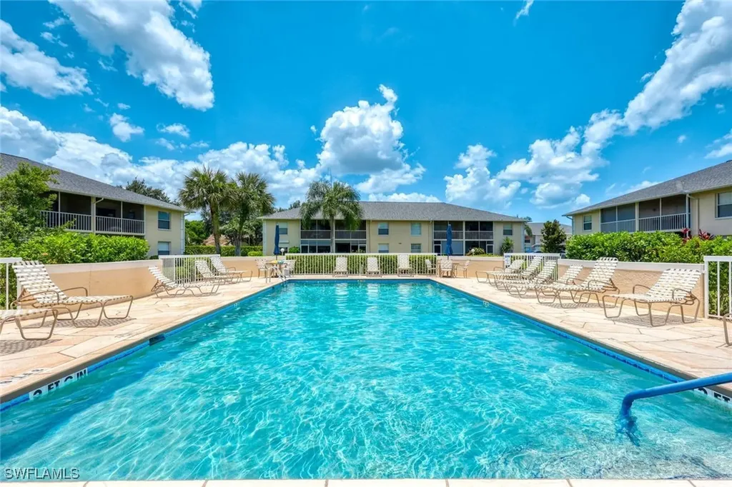 654 Squire Circle Naples FL 34104