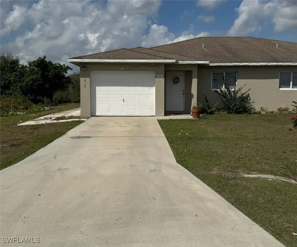 1512-1514 Haviland Avenue S Lehigh Acres FL 33973