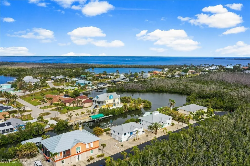 2896 Buttonwood Key Court St. James City FL 33956