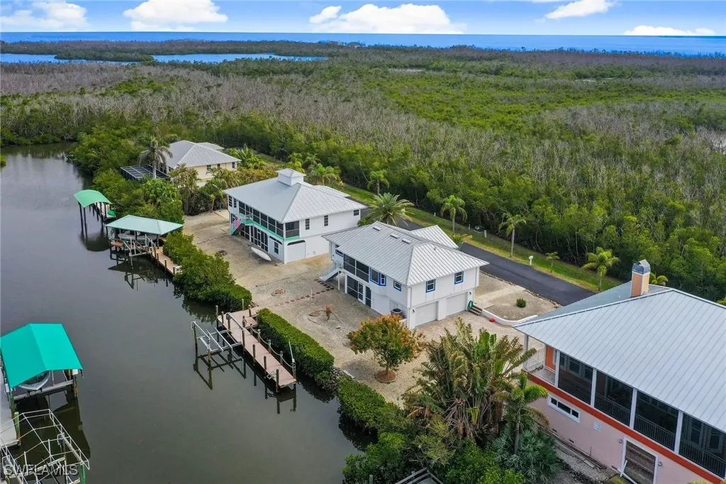 2896 Buttonwood Key Court St. James City FL 33956