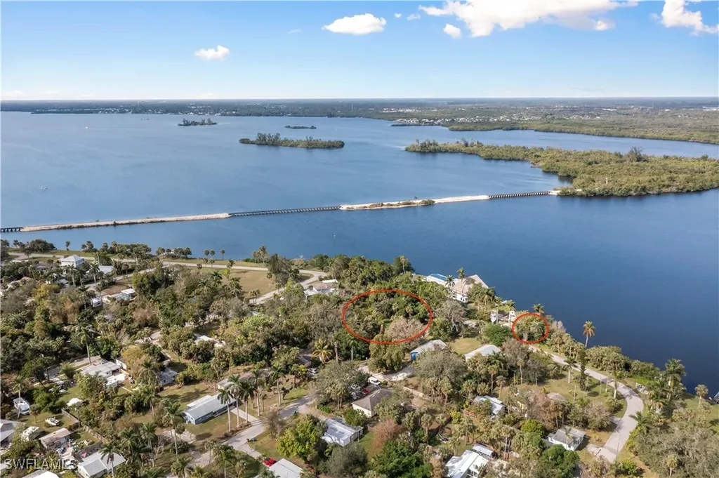 4836/4836 E Riverside Drive Fort Myers FL 33905