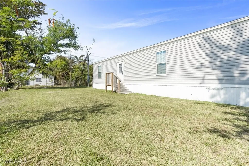 2220 Towles Street Fort Myers FL 33916