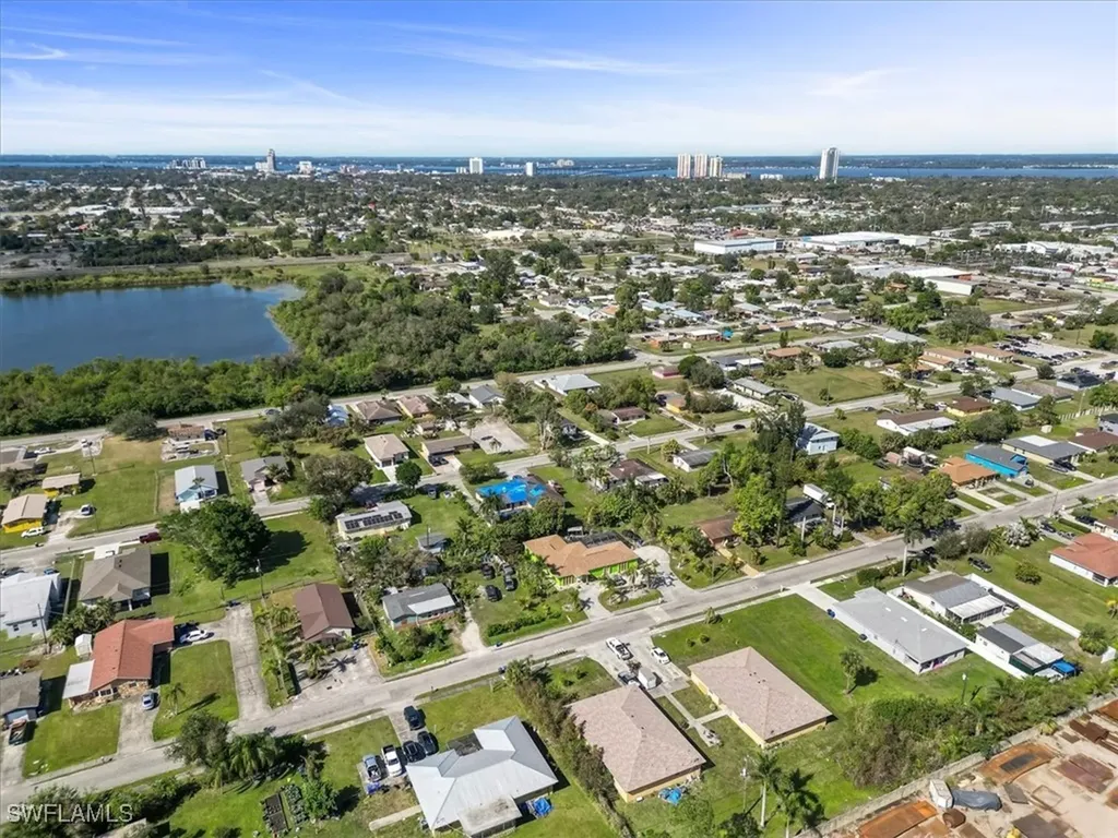 2220 Towles Street Fort Myers FL 33916