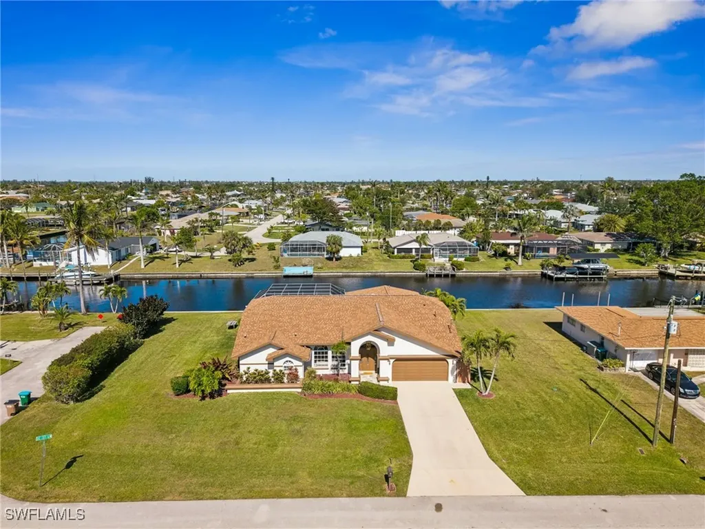 Cape Coral FL, 203 SE 37th Lane