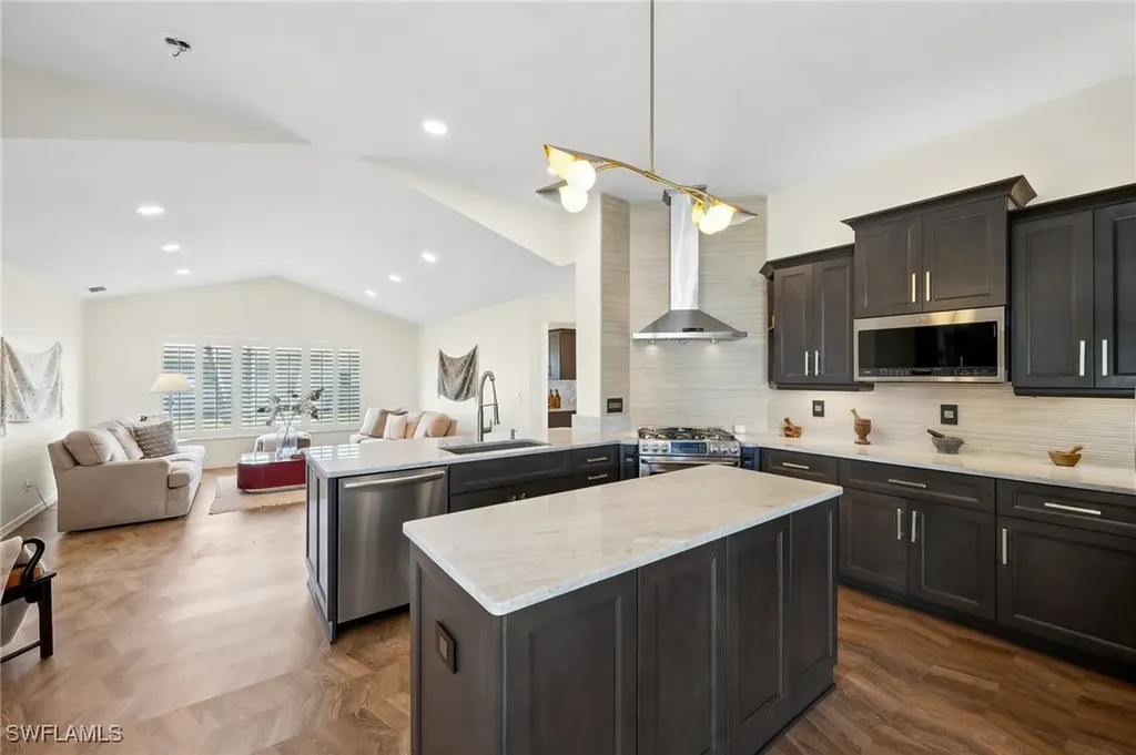 203 SE 37th Lane Cape Coral FL 33904