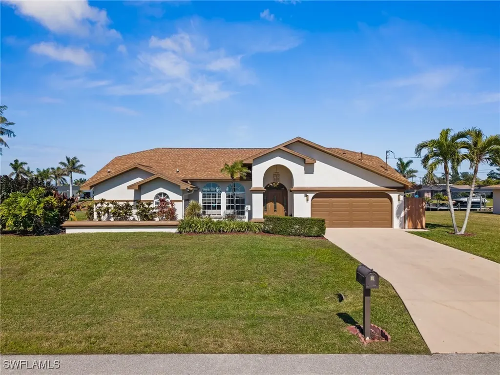 203 SE 37th Lane Cape Coral FL 33904