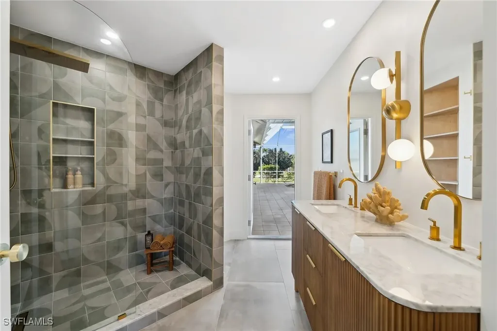 203 SE 37th Lane Cape Coral FL 33904