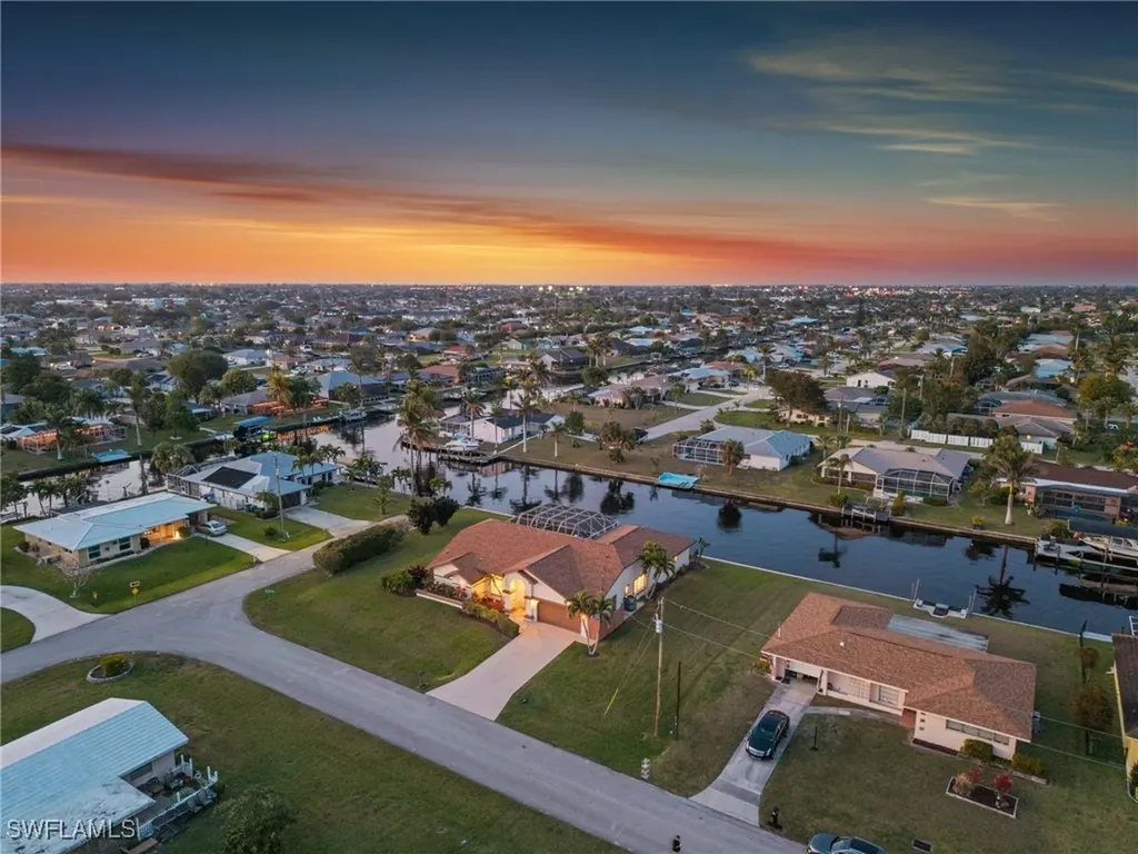 203 SE 37th Lane Cape Coral FL 33904