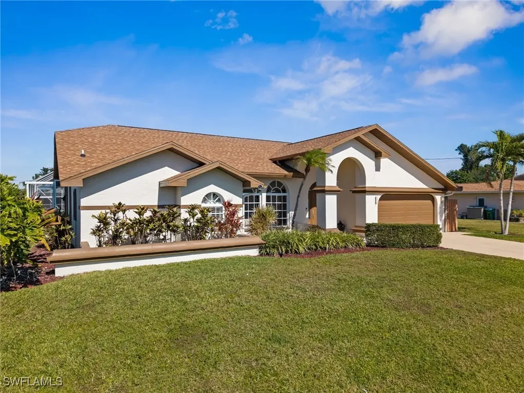 203 SE 37th Lane Cape Coral FL 33904