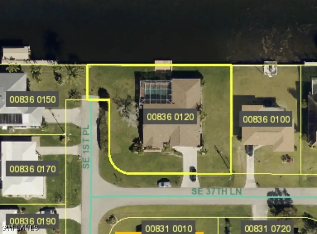 203 SE 37th Lane Cape Coral FL 33904