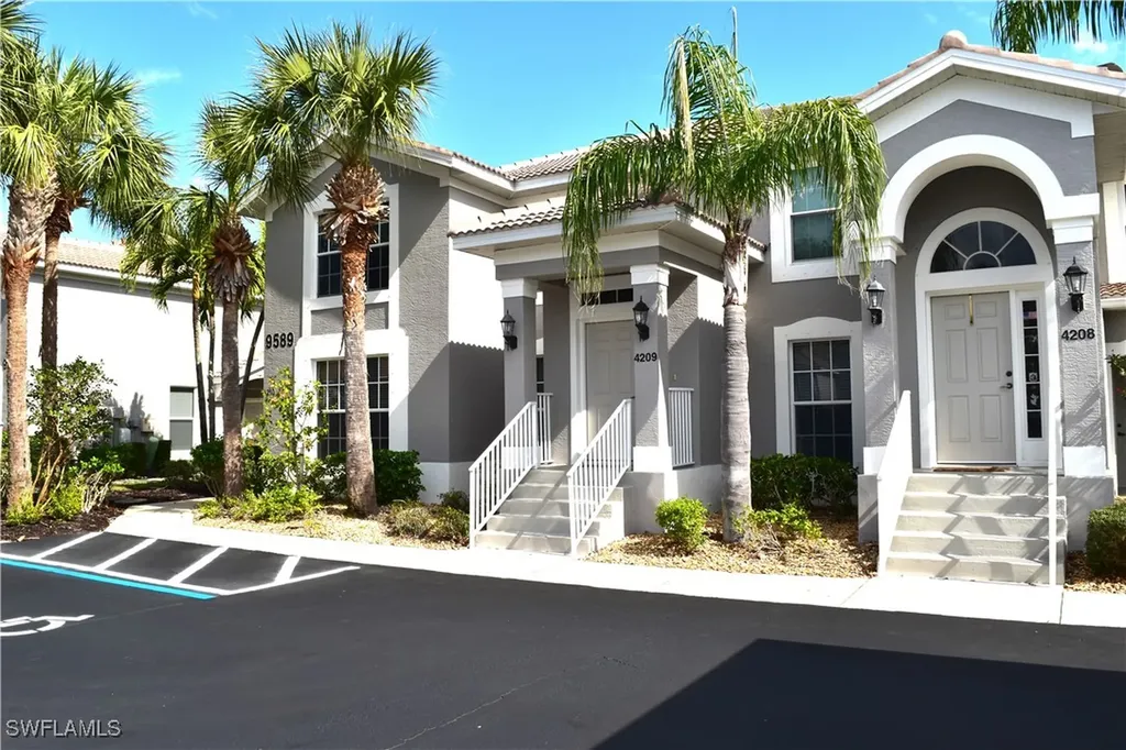 9589 Hemingway Lane Fort Myers FL 33913