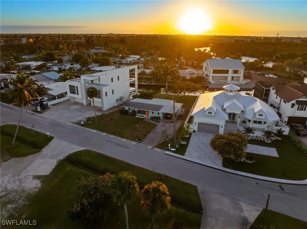 1796 Holiday Lane Naples FL 34104
