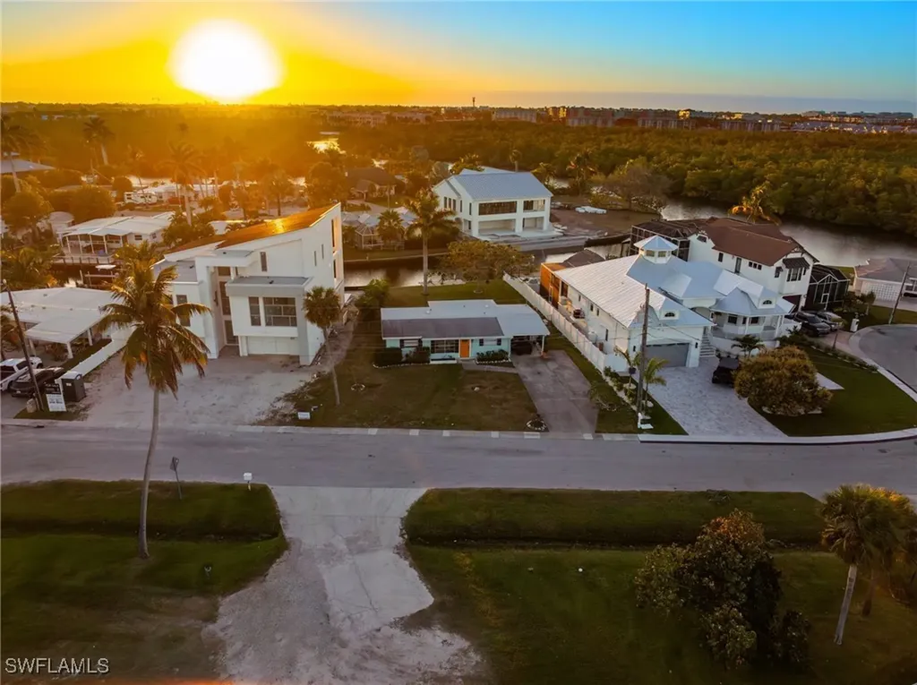 1796 Holiday Lane Naples FL 34104