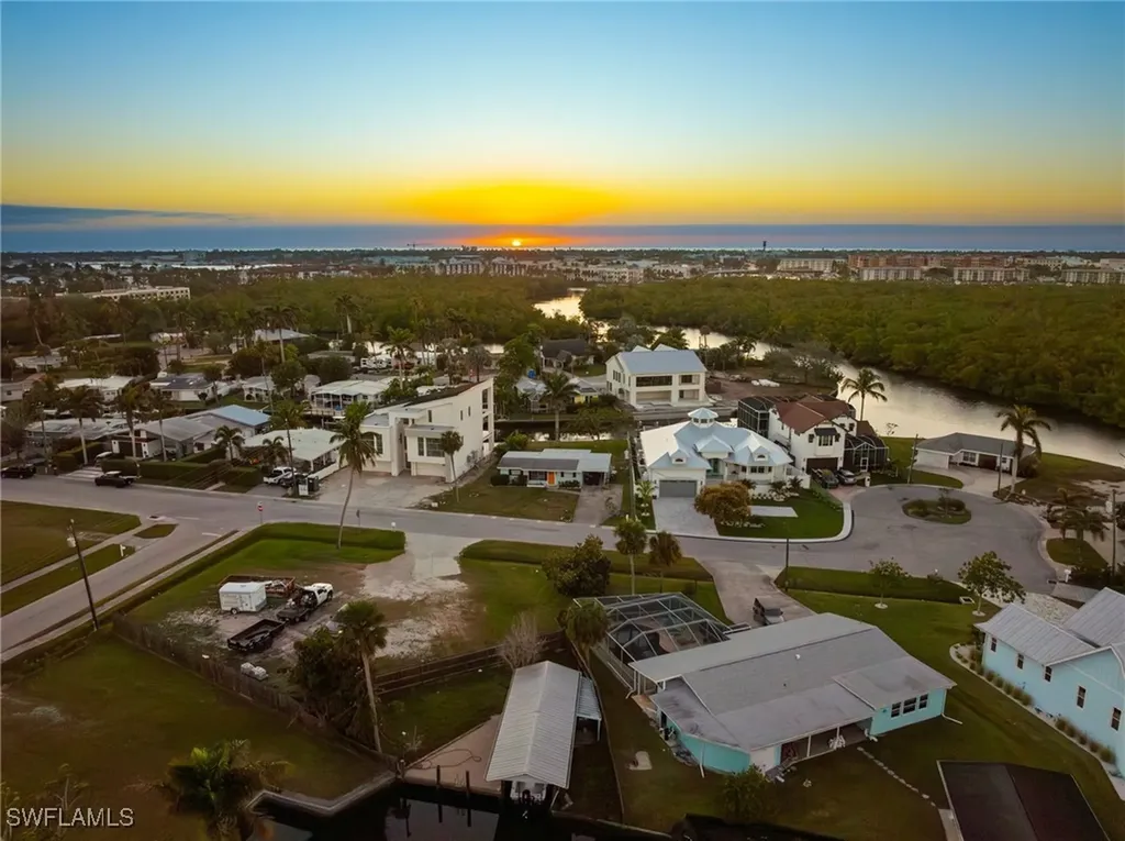 1796 Holiday Lane Naples FL 34104