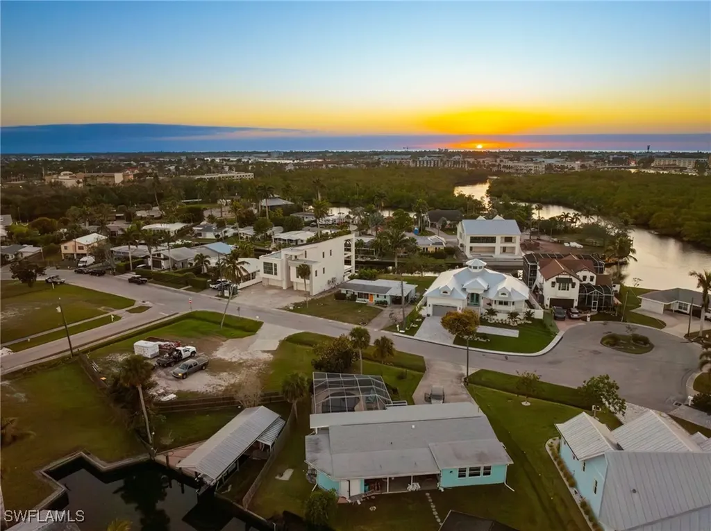 1796 Holiday Lane Naples FL 34104