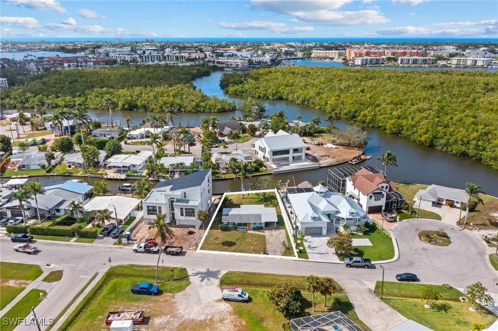 1796 Holiday Lane Naples FL 34104