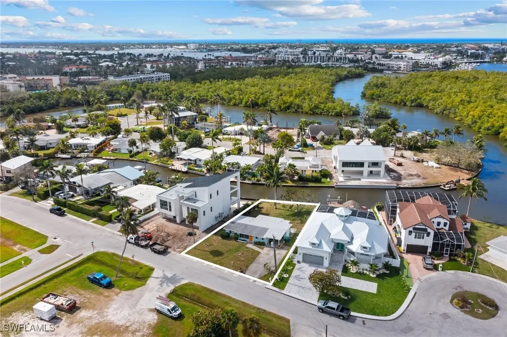 1796 Holiday Lane Naples FL 34104