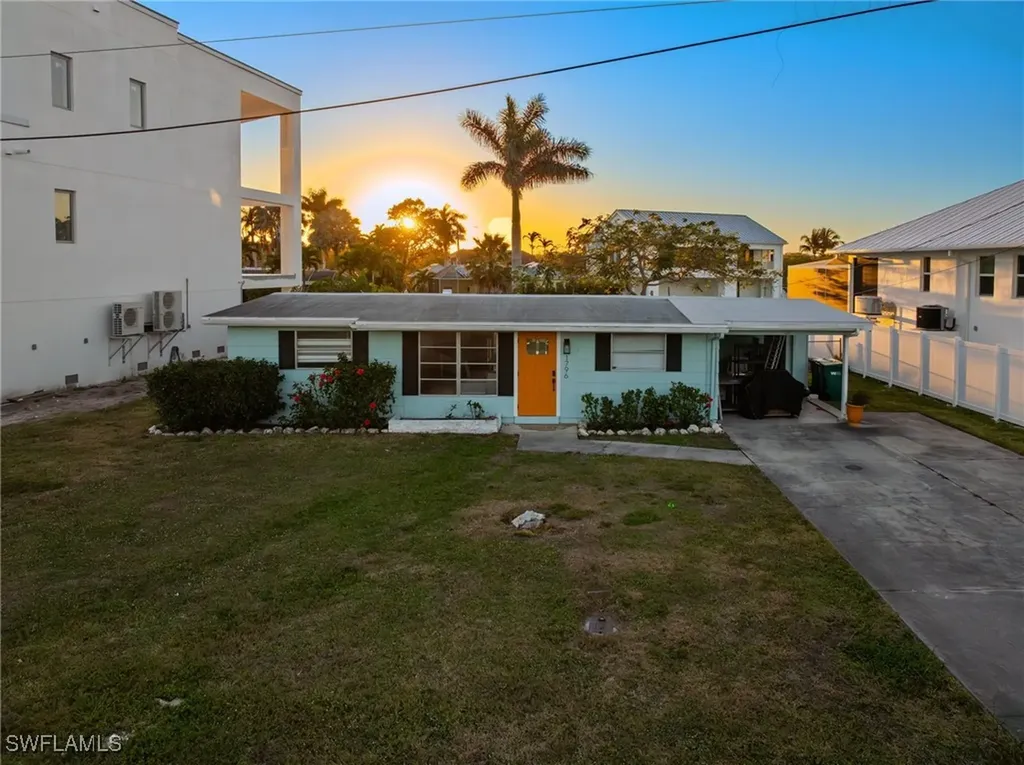 1796 Holiday Lane Naples FL 34104
