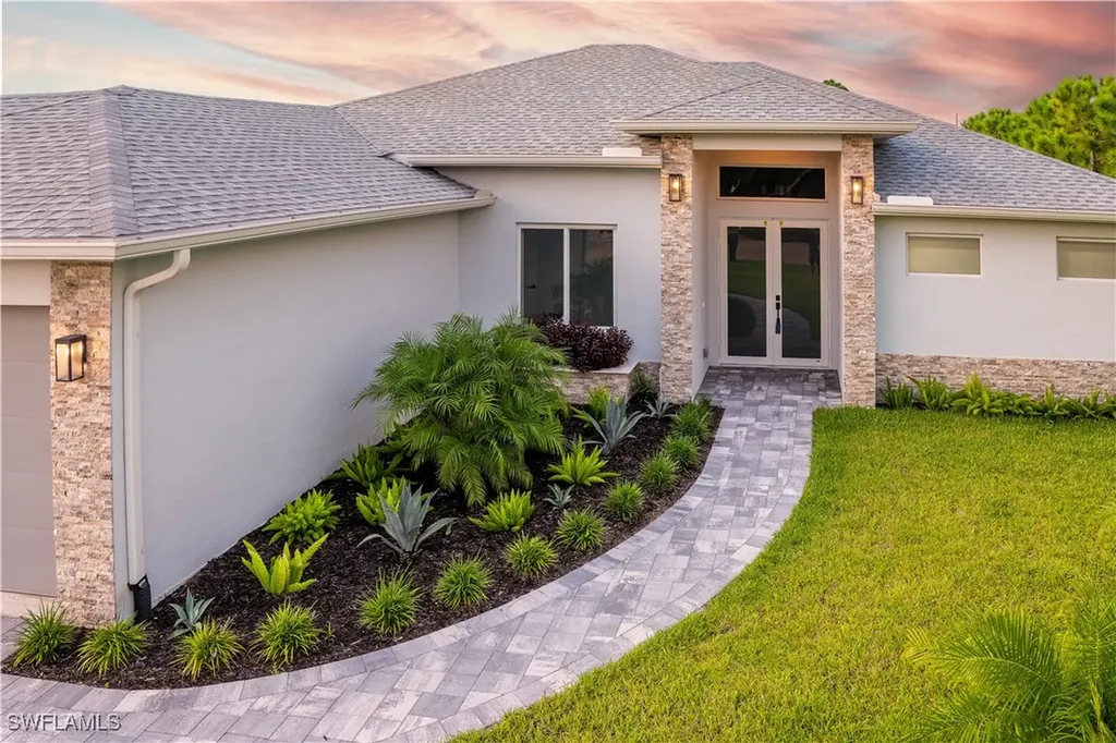 13 SW 21st Street Cape Coral FL 33991