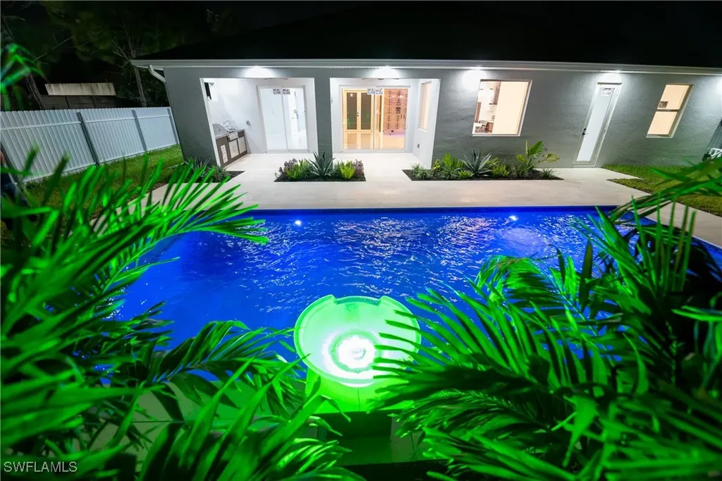 13 SW 21st Street Cape Coral FL 33991