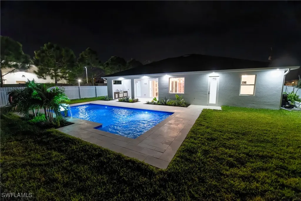 13 SW 21st Street Cape Coral FL 33991