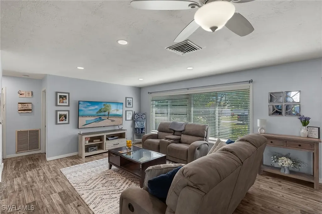 1409 SE 34th Street Cape Coral FL 33904