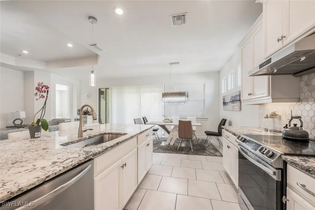 28192 Seasons Tide Avenue Bonita Springs FL 34135