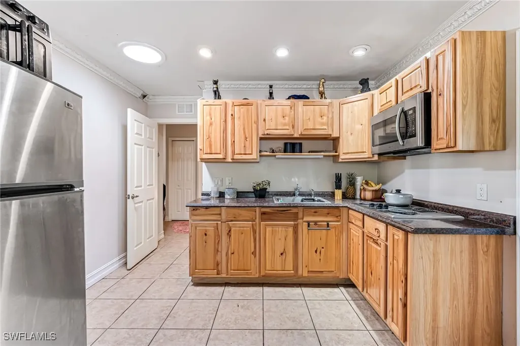 724 Pine Cone Lane Naples FL 34104