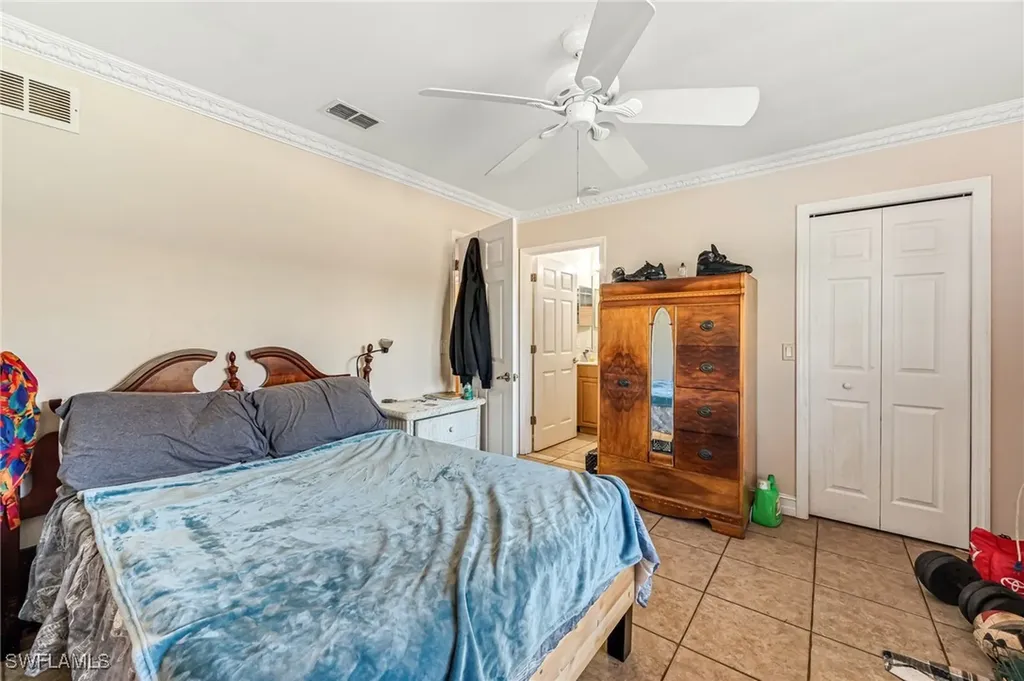 724 Pine Cone Lane Naples FL 34104